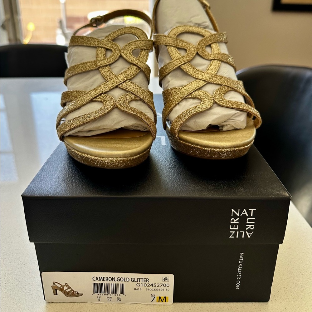 Naturalizer Women's Gold Glitter Sandals